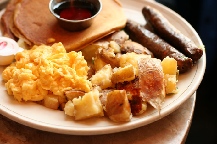 http-::heroncovebnb.com:wp-content:uploads:2013:06:breakfast